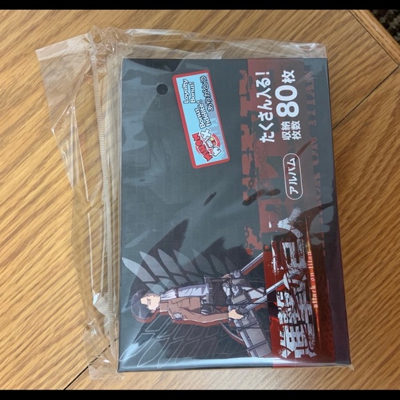 NWT Attack on Titan 4x6 photo or card book - Picture 1 of 5
